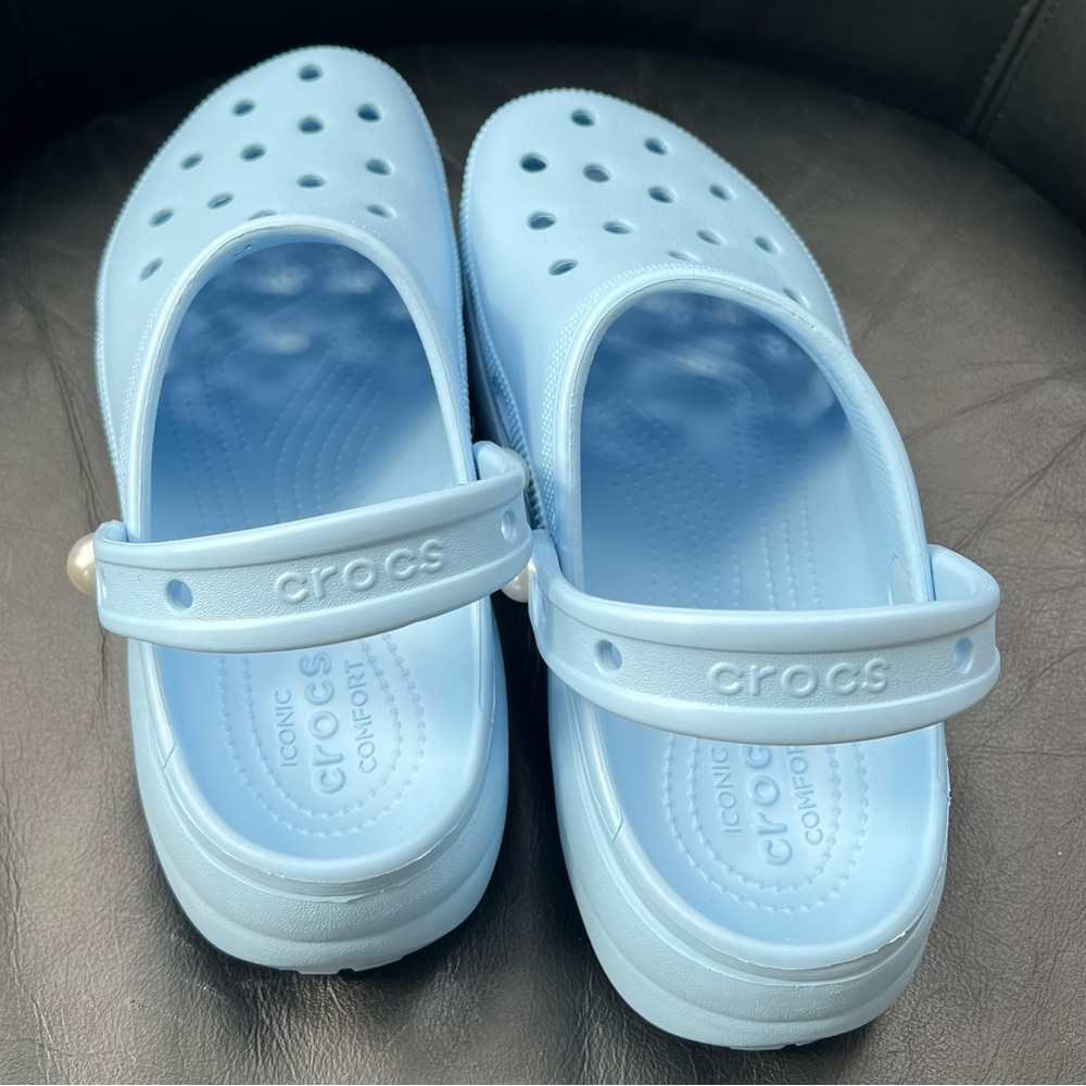 NWOT Crocs Women's Sz 11 Classic Platform Clog, blue calcite w/ faux pearl rivet - Picture 4 of 10